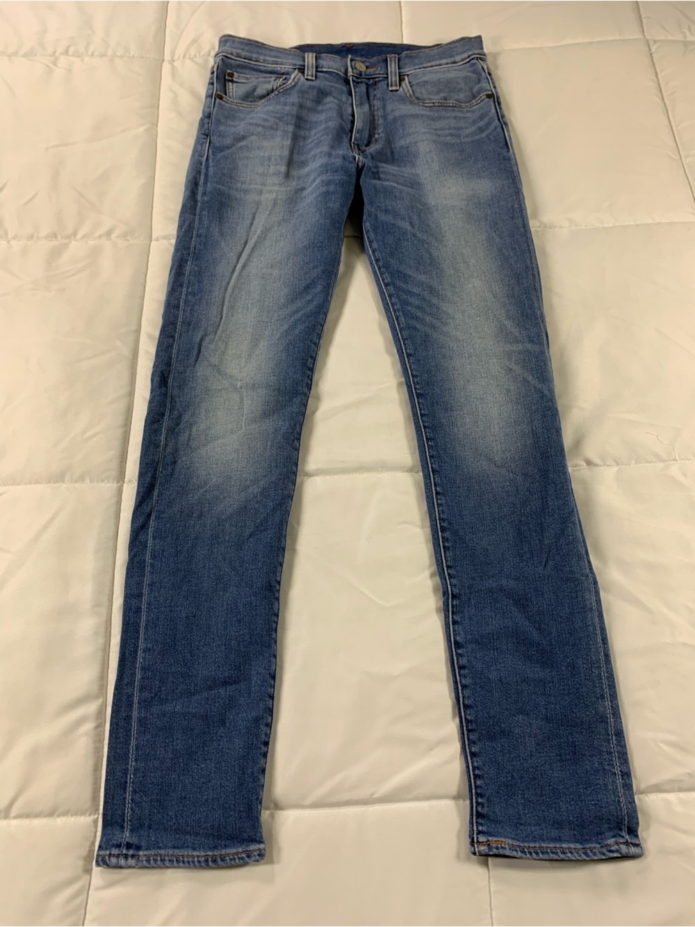 Pre loved LEVI & STRAUSS jeans mens size 30x32